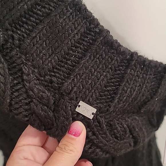 For Love & Lemons Wandering Single Shoulder Cropped Sweater - Picture 8 of 12